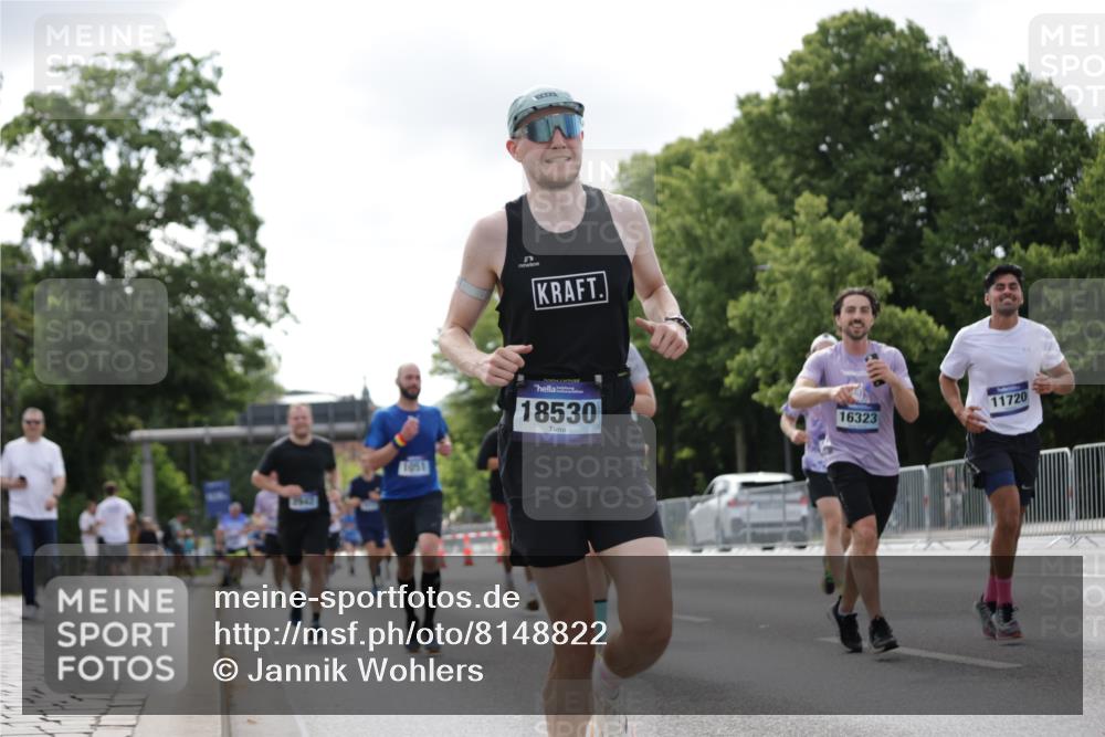 29.06.2025 - hella hamburg halbmarathon Jannik Wohlers http://msf.ph/oto/8148822 29.06.2025 10:12:28 Lombardsbrücke 1020, 1051, 1851, 1939, 2531, 2891, 2942, 4532, 6207, 7873, 7907, 8917, 10067, 10402, 11025, 11720, 14404, 14869, 15012, 15531, 16323, 16826, 16911, 17061, 17994, 18530 meine-sportfotos.de