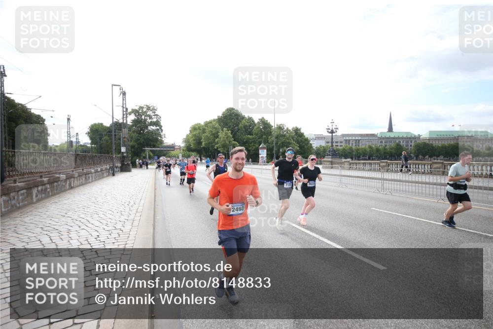 29.06.2025 - hella hamburg halbmarathon Jannik Wohlers http://msf.ph/oto/8148833 29.06.2025 10:17:51 Lombardsbrücke 1268, 1325, 1554, 1982, 2087, 2147, 2335, 2634, 3125, 3321, 3482, 3977, 4710, 4738, 4804, 5909, 6270, 7838, 7882, 7883, 8067, 8248, 9222, 9539, 9834, 9844, 10659, 10908, 10946, 11352, 11450, 11949, 12274, 12498, 12939, 13341, 13370, 13619, 14320, 14770, 14831, 15182, 15183, 15343, 16109, 16828, 16829, 16833, 17876, 18145, 18677, 18697, 18807 meine-sportfotos.de