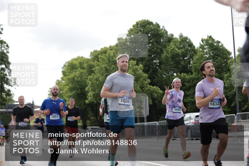 29.06.2025 - hella hamburg halbmarathon Jannik Wohlers http://msf.ph/oto/8148836 29.06.2025 10:12:29 Lombardsbrücke 1020, 1051, 1851, 1939, 2531, 2891, 2942, 4532, 6207, 7873, 7907, 8398, 8405, 8917, 10067, 10402, 11025, 11720, 14404, 14869, 15012, 15531, 16323, 16826, 16911, 17061, 17699, 17994, 18530 meine-sportfotos.de