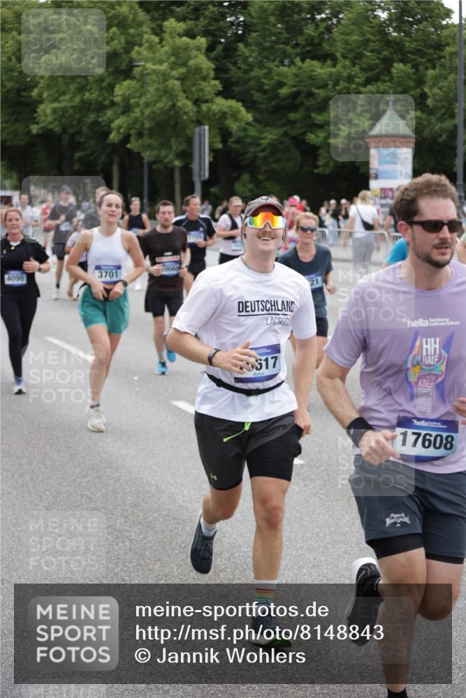 29.06.2025 - hella hamburg halbmarathon Jannik Wohlers http://msf.ph/oto/8148843 29.06.2025 10:49:44 Lombardsbrücke 1487, 1511, 3701, 3710, 3805, 4090, 4168, 5749, 5751, 5997, 6680, 6830, 7721, 7722, 7755, 8254, 9605, 9940, 10060, 10286, 10617, 11030, 11426, 11716, 11760, 12079, 13127, 13128, 13309, 13381, 13744, 13846, 14144, 14505, 14940, 15626, 15633, 16365, 16410, 16412, 16635, 17256, 18961, 19058, 19086 meine-sportfotos.de