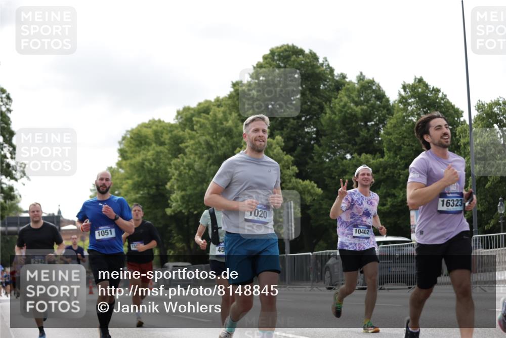 29.06.2025 - hella hamburg halbmarathon Jannik Wohlers http://msf.ph/oto/8148845 29.06.2025 10:12:29 Lombardsbrücke 1020, 1051, 1851, 1939, 2531, 2891, 2942, 4532, 6207, 7873, 7907, 8398, 8405, 8917, 10067, 10402, 11025, 11720, 14404, 14869, 15012, 15531, 16323, 16826, 16911, 17061, 17699, 17994, 18530 meine-sportfotos.de