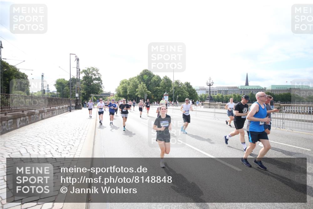 29.06.2025 - hella hamburg halbmarathon Jannik Wohlers http://msf.ph/oto/8148848 29.06.2025 10:18:43 Lombardsbrücke 1718, 1755, 2096, 2311, 2802, 3026, 3105, 3118, 3631, 4718, 4845, 5034, 5080, 5098, 5178, 5323, 5429, 6194, 6249, 6477, 6482, 6736, 7252, 8761, 8778, 9252, 9270, 9272, 9652, 9756, 9757, 10037, 10816, 11602, 11743, 12007, 12619, 12621, 13204, 13424, 13464, 13544, 14236, 14353, 15594, 16142, 16168, 16490, 16631, 16925, 17166, 17187, 17238, 17294, 17386, 17510, 17548, 17571, 17736, 17737, 18002, 18217, 18519, 18568, 18591, 19010 meine-sportfotos.de