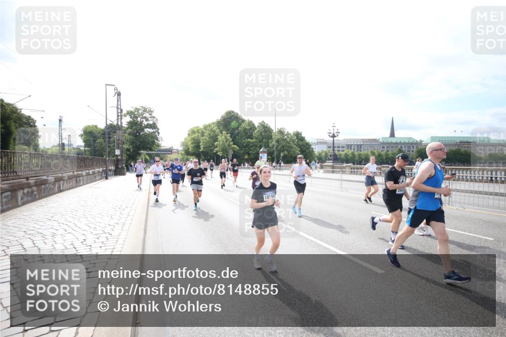 29.06.2025 - hella hamburg halbmarathon Jannik Wohlers http://msf.ph/oto/8148855 29.06.2025 10:18:43 Lombardsbrücke 1718, 1755, 2096, 2311, 2802, 3026, 3105, 3118, 3631, 4718, 4845, 5034, 5080, 5098, 5178, 5323, 5429, 6194, 6249, 6477, 6482, 6736, 7252, 8761, 8778, 9252, 9270, 9272, 9652, 9756, 9757, 10037, 10816, 11602, 11743, 12007, 12619, 12621, 13204, 13424, 13464, 13544, 14236, 14353, 15594, 16142, 16168, 16490, 16631, 16925, 17166, 17187, 17238, 17294, 17386, 17510, 17548, 17571, 17736, 17737, 18002, 18217, 18519, 18568, 18591, 19010 meine-sportfotos.de