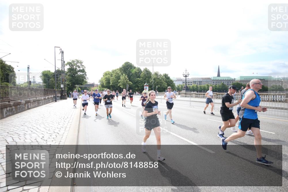29.06.2025 - hella hamburg halbmarathon Jannik Wohlers http://msf.ph/oto/8148858 29.06.2025 10:18:43 Lombardsbrücke 1718, 1755, 2096, 2311, 2802, 3026, 3105, 3118, 3631, 4718, 4845, 5034, 5080, 5098, 5178, 5323, 5429, 6194, 6249, 6477, 6482, 6736, 7252, 8761, 8778, 9252, 9270, 9272, 9652, 9756, 9757, 10037, 10816, 11602, 11743, 12007, 12619, 12621, 13204, 13424, 13464, 13544, 14236, 14353, 15594, 16142, 16168, 16490, 16631, 16925, 17166, 17187, 17238, 17294, 17386, 17510, 17548, 17571, 17736, 17737, 18002, 18217, 18519, 18568, 18591, 19010 meine-sportfotos.de
