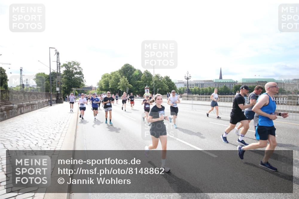 29.06.2025 - hella hamburg halbmarathon Jannik Wohlers http://msf.ph/oto/8148862 29.06.2025 10:18:43 Lombardsbrücke 1718, 1755, 2096, 2311, 2802, 3026, 3105, 3118, 3631, 4718, 4845, 5034, 5080, 5098, 5178, 5323, 5429, 6194, 6249, 6477, 6482, 6736, 7252, 8761, 8778, 9252, 9270, 9272, 9652, 9756, 9757, 10037, 10816, 11602, 11743, 12007, 12619, 12621, 13204, 13424, 13464, 13544, 14236, 14353, 15594, 16142, 16168, 16490, 16631, 16925, 17166, 17187, 17238, 17294, 17386, 17510, 17548, 17571, 17736, 17737, 18002, 18217, 18519, 18568, 18591, 19010 meine-sportfotos.de