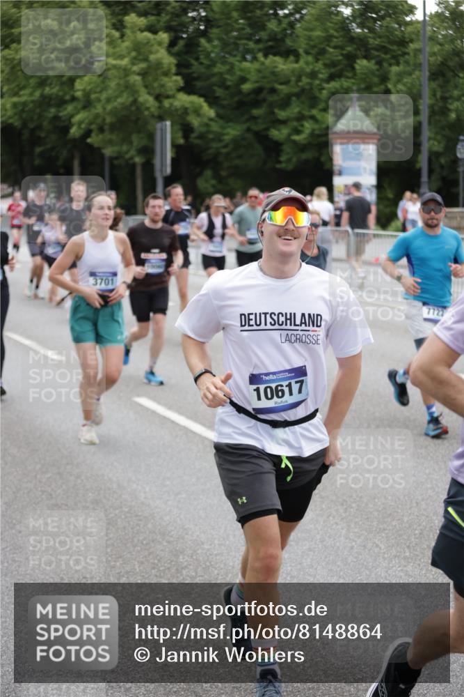 29.06.2025 - hella hamburg halbmarathon Jannik Wohlers http://msf.ph/oto/8148864 29.06.2025 10:49:44 Lombardsbrücke 1487, 1511, 3701, 3710, 3805, 4090, 4168, 5749, 5751, 5997, 6680, 6830, 7721, 7722, 7755, 8254, 9605, 9940, 10060, 10286, 10617, 11030, 11426, 11716, 11760, 12079, 13127, 13128, 13309, 13381, 13744, 13846, 14144, 14505, 14940, 15626, 15633, 16365, 16410, 16412, 16635, 17256, 18961, 19058, 19086 meine-sportfotos.de