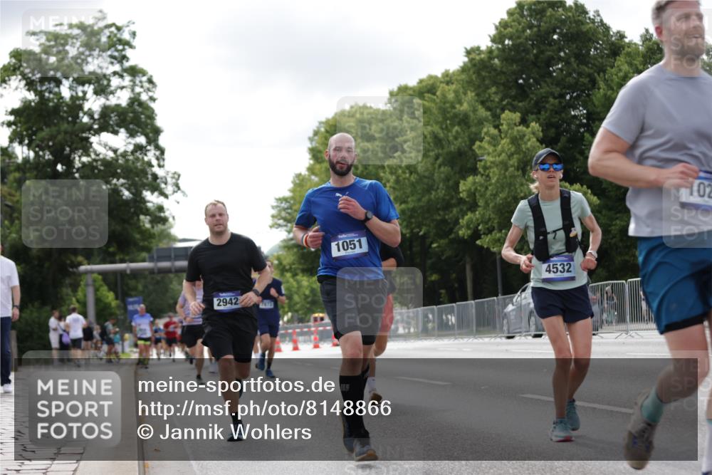 29.06.2025 - hella hamburg halbmarathon Jannik Wohlers http://msf.ph/oto/8148866 29.06.2025 10:12:30 Lombardsbrücke 1020, 1051, 1851, 1939, 2531, 2891, 2942, 4532, 6207, 7873, 7907, 8398, 8405, 8917, 10067, 10402, 11025, 11720, 14404, 14869, 15012, 15531, 16323, 16826, 16911, 17061, 17699, 17994, 18320, 18530 meine-sportfotos.de