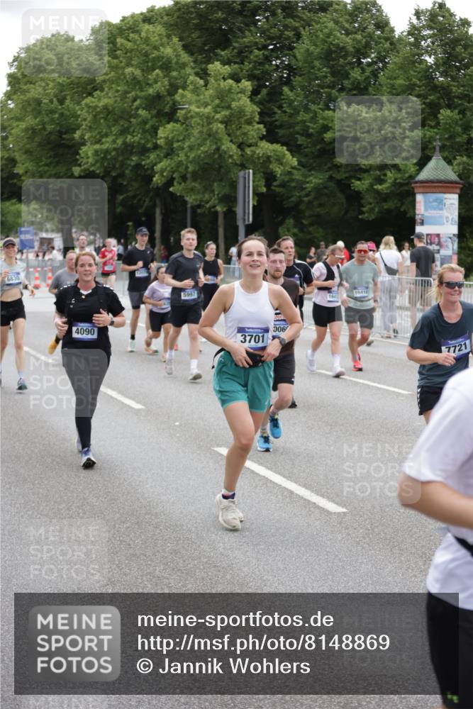 29.06.2025 - hella hamburg halbmarathon Jannik Wohlers http://msf.ph/oto/8148869 29.06.2025 10:49:45 Lombardsbrücke 1487, 1511, 3701, 3710, 3805, 3897, 4090, 4168, 5749, 5751, 5997, 6680, 6830, 7721, 7722, 7755, 8254, 9605, 9940, 10060, 10286, 10617, 11030, 11426, 11716, 11760, 12079, 13127, 13128, 13309, 13381, 13744, 13846, 14144, 14505, 14940, 15626, 15633, 16365, 16410, 16412, 16635, 17256, 18961, 19058, 19086 meine-sportfotos.de