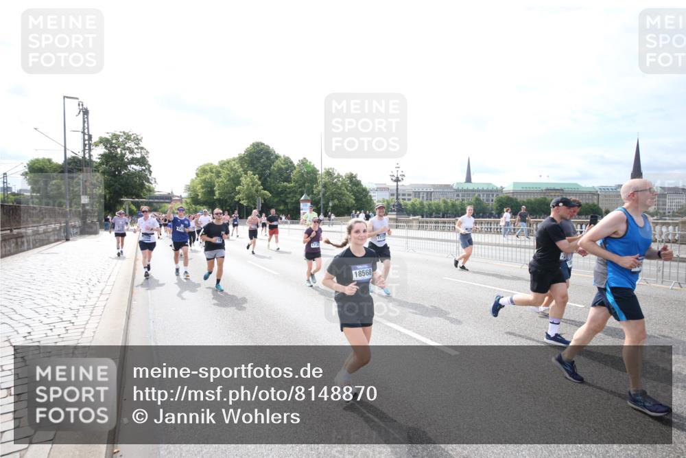29.06.2025 - hella hamburg halbmarathon Jannik Wohlers http://msf.ph/oto/8148870 29.06.2025 10:18:43 Lombardsbrücke 1718, 1755, 2096, 2311, 2802, 3026, 3105, 3118, 3631, 4718, 4845, 5034, 5080, 5098, 5178, 5323, 5429, 6194, 6249, 6477, 6482, 6736, 7252, 8761, 8778, 9252, 9270, 9272, 9652, 9756, 9757, 10037, 10816, 11602, 11743, 12007, 12619, 12621, 13204, 13424, 13464, 13544, 14236, 14353, 15594, 16142, 16168, 16490, 16631, 16925, 17166, 17187, 17238, 17294, 17386, 17510, 17548, 17571, 17736, 17737, 18002, 18217, 18519, 18568, 18591, 19010 meine-sportfotos.de
