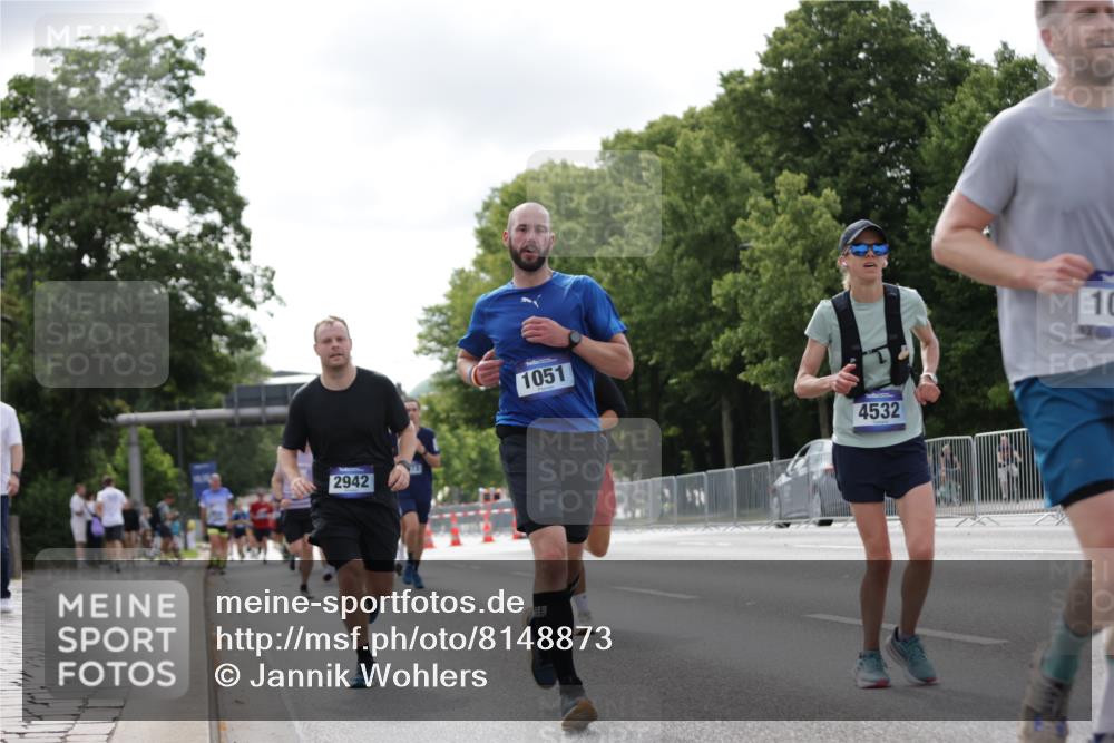 29.06.2025 - hella hamburg halbmarathon Jannik Wohlers http://msf.ph/oto/8148873 29.06.2025 10:12:30 Lombardsbrücke 1020, 1051, 1851, 1939, 2531, 2891, 2942, 4532, 6207, 7873, 7907, 8398, 8405, 8917, 10067, 10402, 11025, 11720, 14404, 14869, 15012, 15531, 16323, 16826, 16911, 17061, 17699, 17994, 18320, 18530 meine-sportfotos.de