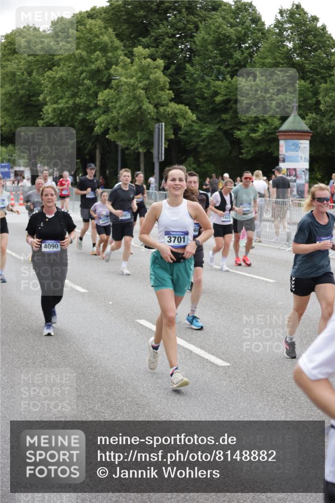29.06.2025 - hella hamburg halbmarathon Jannik Wohlers http://msf.ph/oto/8148882 29.06.2025 10:49:45 Lombardsbrücke 1487, 1511, 3701, 3710, 3805, 3897, 4090, 4168, 5749, 5751, 5997, 6680, 6830, 7721, 7722, 7755, 8254, 9605, 9940, 10060, 10286, 10617, 11030, 11426, 11716, 11760, 12079, 13127, 13128, 13309, 13381, 13744, 13846, 14144, 14505, 14940, 15626, 15633, 16365, 16410, 16412, 16635, 17256, 18961, 19058, 19086 meine-sportfotos.de