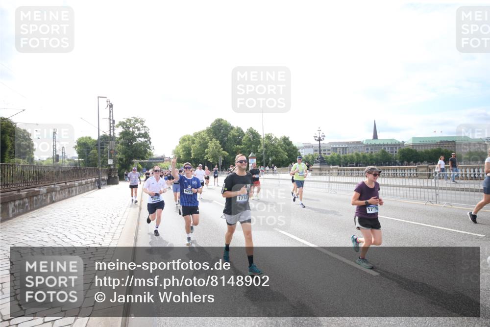29.06.2025 - hella hamburg halbmarathon Jannik Wohlers http://msf.ph/oto/8148902 29.06.2025 10:18:45 Lombardsbrücke 1718, 1755, 2096, 2311, 2802, 3026, 3105, 3118, 3631, 4845, 5034, 5080, 5098, 5178, 5323, 5429, 6194, 6249, 6477, 6482, 6542, 6736, 8761, 8778, 9252, 9270, 9272, 9652, 9756, 9757, 10037, 10124, 10129, 10966, 11247, 11602, 11743, 12007, 12619, 12621, 13180, 13204, 13424, 13544, 14236, 14353, 15594, 15780, 16142, 16168, 16490, 16613, 16631, 16925, 17166, 17187, 17238, 17294, 17386, 17510, 17548, 17571, 17736, 17737, 18002, 18217, 18519, 18568, 18591 meine-sportfotos.de