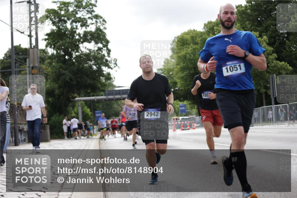 29.06.2025 - hella hamburg halbmarathon Jannik Wohlers http://msf.ph/oto/8148904 29.06.2025 10:12:31 Lombardsbrücke 1020, 1051, 1851, 1939, 2531, 2891, 2942, 4532, 6207, 7873, 7907, 8398, 8405, 8917, 9141, 10067, 10402, 11025, 11720, 14404, 15012, 15531, 16323, 17061, 17699, 17994, 18320, 18530 meine-sportfotos.de