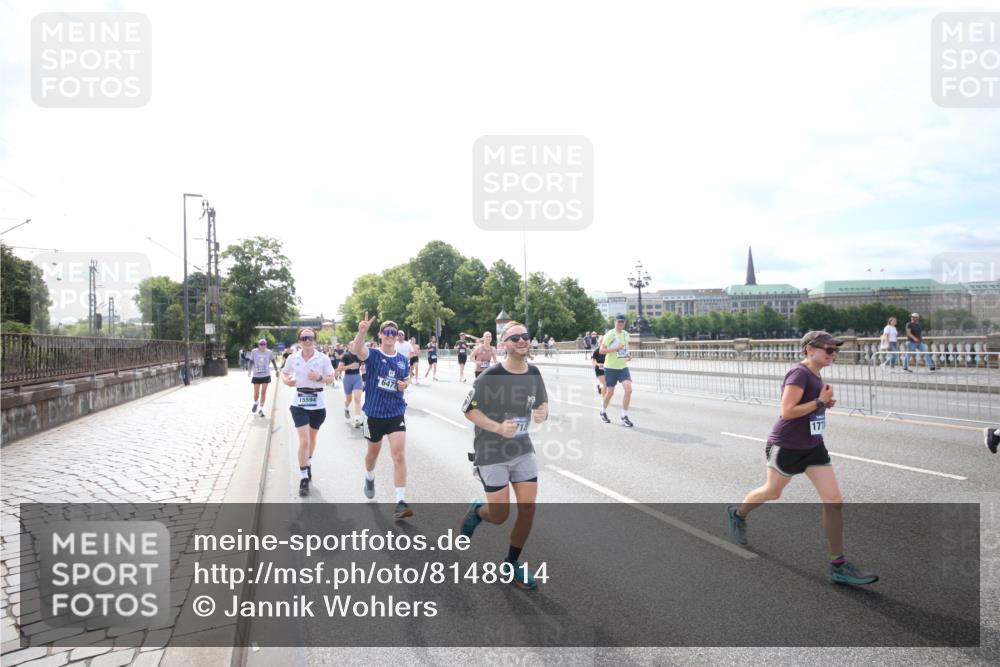 29.06.2025 - hella hamburg halbmarathon Jannik Wohlers http://msf.ph/oto/8148914 29.06.2025 10:18:45 Lombardsbrücke 1718, 1755, 2096, 2311, 2802, 3026, 3105, 3118, 3631, 4845, 5034, 5080, 5098, 5178, 5323, 5429, 6194, 6249, 6477, 6482, 6542, 6736, 8761, 8778, 9252, 9270, 9272, 9652, 9756, 9757, 10037, 10124, 10129, 10966, 11247, 11602, 11743, 12007, 12619, 12621, 13180, 13204, 13424, 13544, 14236, 14353, 15594, 15780, 16142, 16168, 16490, 16613, 16631, 16925, 17166, 17187, 17238, 17294, 17386, 17510, 17548, 17571, 17736, 17737, 18002, 18217, 18519, 18568, 18591 meine-sportfotos.de