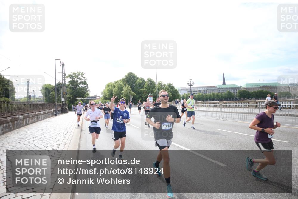 29.06.2025 - hella hamburg halbmarathon Jannik Wohlers http://msf.ph/oto/8148924 29.06.2025 10:18:45 Lombardsbrücke 1718, 1755, 2096, 2311, 2802, 3026, 3105, 3118, 3631, 4845, 5034, 5080, 5098, 5178, 5323, 5429, 6194, 6249, 6477, 6482, 6542, 6736, 8761, 8778, 9252, 9270, 9272, 9652, 9756, 9757, 10037, 10124, 10129, 10966, 11247, 11602, 11743, 12007, 12619, 12621, 13180, 13204, 13424, 13544, 14236, 14353, 15594, 15780, 16142, 16168, 16490, 16613, 16631, 16925, 17166, 17187, 17238, 17294, 17386, 17510, 17548, 17571, 17736, 17737, 18002, 18217, 18519, 18568, 18591 meine-sportfotos.de