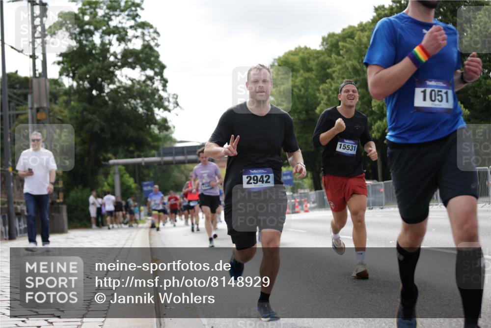 29.06.2025 - hella hamburg halbmarathon Jannik Wohlers http://msf.ph/oto/8148929 29.06.2025 10:12:31 Lombardsbrücke 1020, 1051, 1851, 1939, 2531, 2891, 2942, 4532, 6207, 7873, 7907, 8398, 8405, 8917, 9141, 10067, 10402, 11025, 11720, 14404, 15012, 15531, 16323, 17061, 17699, 17994, 18320, 18530 meine-sportfotos.de