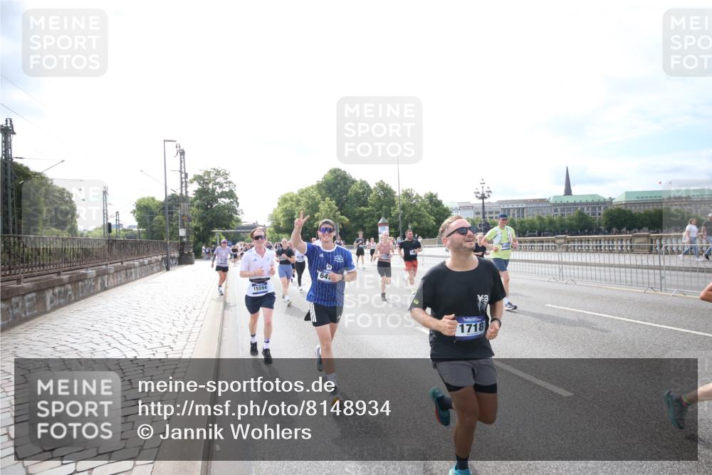 29.06.2025 - hella hamburg halbmarathon Jannik Wohlers http://msf.ph/oto/8148934 29.06.2025 10:18:45 Lombardsbrücke 1718, 1755, 2096, 2311, 2802, 3026, 3105, 3118, 3631, 4845, 5034, 5080, 5098, 5178, 5323, 5429, 6194, 6249, 6477, 6482, 6542, 6736, 8761, 8778, 9252, 9270, 9272, 9652, 9756, 9757, 10037, 10124, 10129, 10966, 11247, 11602, 11743, 12007, 12619, 12621, 13180, 13204, 13424, 13544, 14236, 14353, 15594, 15780, 16142, 16168, 16490, 16613, 16631, 16925, 17166, 17187, 17238, 17294, 17386, 17510, 17548, 17571, 17736, 17737, 18002, 18217, 18519, 18568, 18591 meine-sportfotos.de