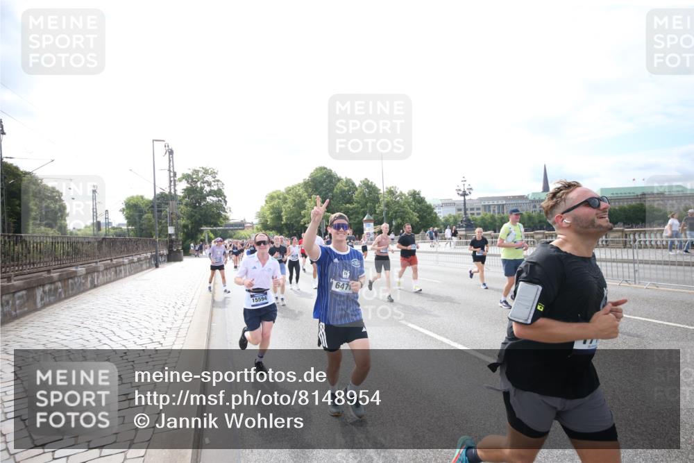 29.06.2025 - hella hamburg halbmarathon Jannik Wohlers http://msf.ph/oto/8148954 29.06.2025 10:18:46 Lombardsbrücke 1718, 1755, 2096, 2311, 2802, 3026, 3105, 3118, 4845, 5034, 5080, 5098, 5178, 5323, 5429, 6194, 6249, 6477, 6482, 6542, 6736, 8761, 8778, 9252, 9270, 9652, 9756, 9757, 10037, 10039, 10124, 10129, 10966, 11247, 11602, 11743, 12007, 12619, 12621, 13180, 13204, 13424, 13544, 13984, 14236, 14353, 14593, 15594, 15780, 16142, 16168, 16490, 16613, 16631, 16925, 17166, 17187, 17238, 17294, 17386, 17510, 17548, 17571, 17721, 17736, 17737, 18002, 18151, 18217, 18568, 18591 meine-sportfotos.de