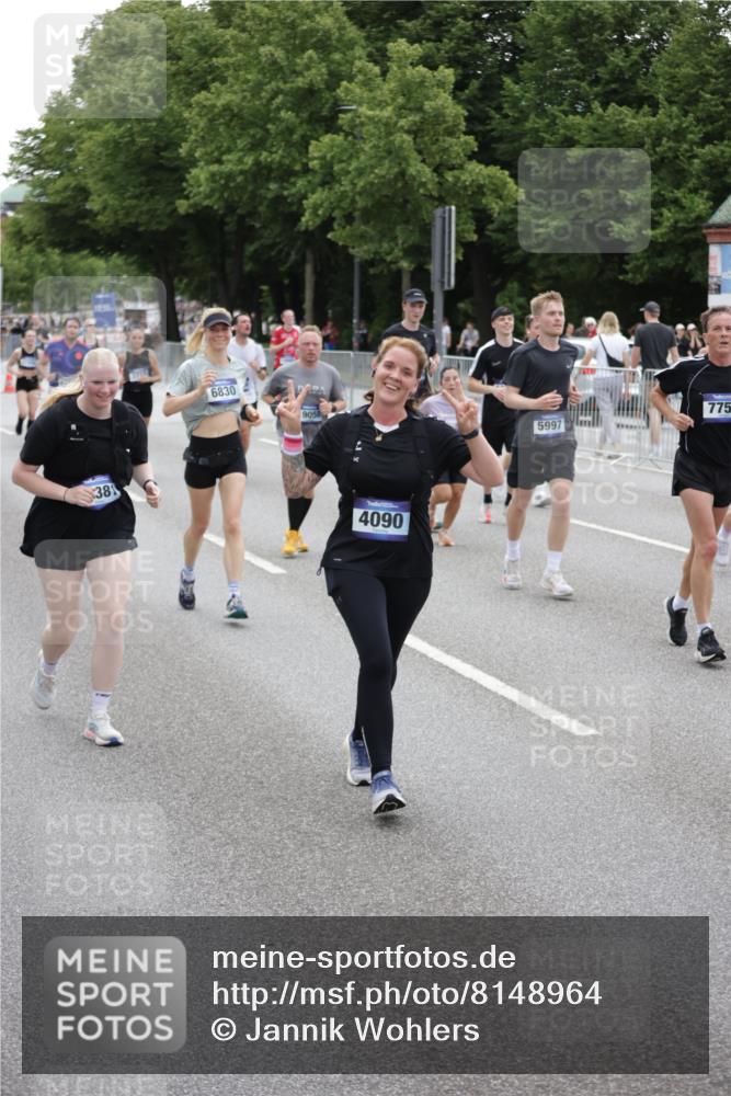 29.06.2025 - hella hamburg halbmarathon Jannik Wohlers http://msf.ph/oto/8148964 29.06.2025 10:49:46 Lombardsbrücke 1487, 3701, 3710, 3805, 3897, 4090, 4168, 5119, 5749, 5751, 5997, 6680, 6830, 7721, 7722, 7755, 8254, 9605, 9940, 10060, 10286, 10617, 11030, 11426, 11716, 11760, 12079, 13127, 13128, 13309, 13381, 13744, 13846, 14144, 14505, 14940, 15626, 15633, 16365, 16410, 16412, 16635, 17256, 18961, 19058, 19086 meine-sportfotos.de
