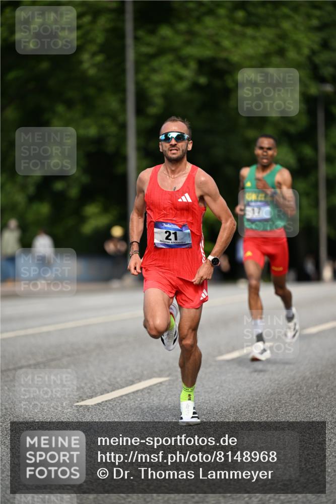 29.06.2025 - hella hamburg halbmarathon Dr. Thomas Lammeyer http://msf.ph/oto/8148968 29.06.2025 09:34:56 Kennedybrücke 14, 21 meine-sportfotos.de