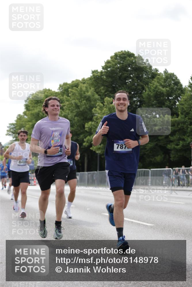 29.06.2025 - hella hamburg halbmarathon Jannik Wohlers http://msf.ph/oto/8148978 29.06.2025 10:12:35 Lombardsbrücke 1020, 1051, 2942, 4532, 6207, 7873, 8398, 8405, 9141, 10067, 10402, 11025, 11720, 14404, 15531, 16255, 16323, 17061, 17699, 18048, 18320, 18530 meine-sportfotos.de
