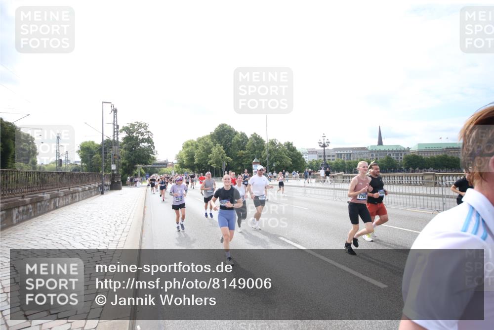 29.06.2025 - hella hamburg halbmarathon Jannik Wohlers http://msf.ph/oto/8149006 29.06.2025 10:18:47 Lombardsbrücke 1718, 1755, 2096, 2311, 2589, 2802, 3105, 3118, 5034, 5080, 5098, 5178, 5323, 5429, 6194, 6249, 6477, 6482, 6542, 6736, 8761, 8778, 9252, 9652, 9756, 9757, 10039, 10124, 10129, 10966, 11247, 11602, 11743, 12007, 12619, 12621, 13180, 13204, 13424, 13544, 13984, 14000, 14236, 14353, 14593, 15594, 15780, 16142, 16168, 16490, 16613, 16631, 16925, 17166, 17187, 17238, 17294, 17510, 17721, 17736, 17737, 18151, 18568, 18591 meine-sportfotos.de