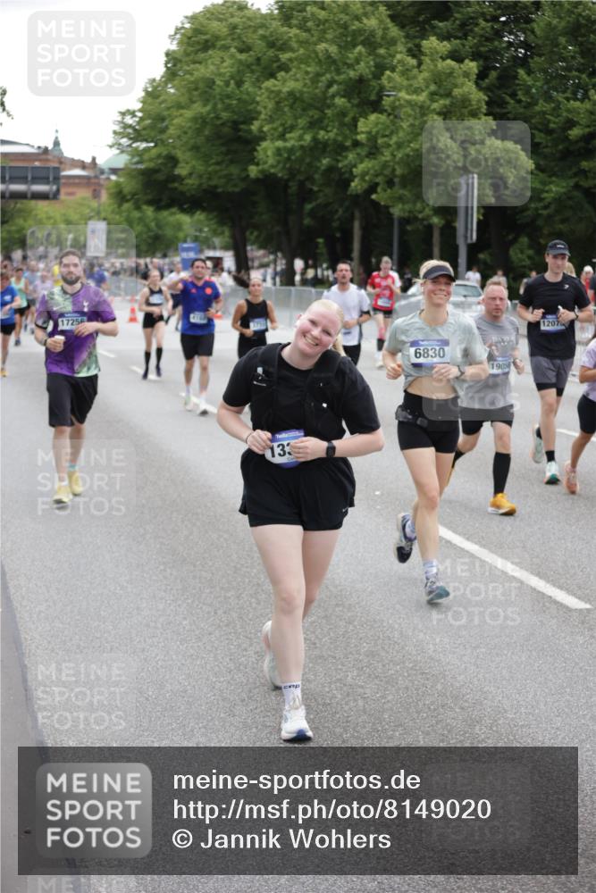 29.06.2025 - hella hamburg halbmarathon Jannik Wohlers http://msf.ph/oto/8149020 29.06.2025 10:49:47 Lombardsbrücke 3701, 3710, 3805, 3897, 4090, 4168, 5119, 5749, 5751, 5997, 6680, 6830, 7721, 7722, 7755, 8254, 9605, 9940, 10060, 10286, 10617, 11030, 11426, 11696, 11716, 11760, 12079, 13127, 13128, 13309, 13381, 13744, 13846, 14144, 14505, 14940, 15626, 16365, 16410, 16412, 16635, 17256, 18961, 19058, 19086 meine-sportfotos.de