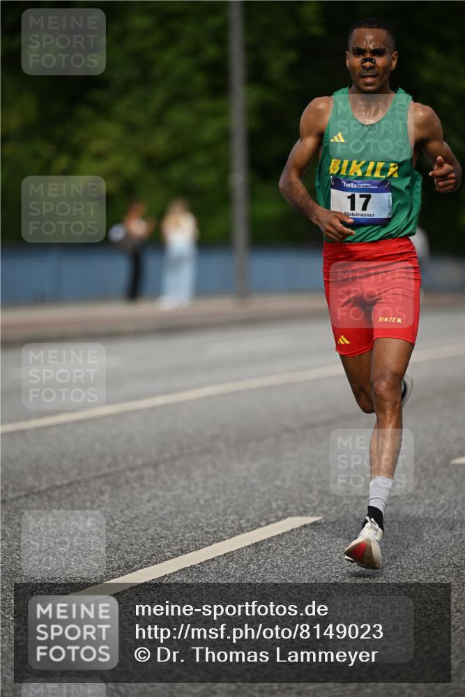 29.06.2025 - hella hamburg halbmarathon Dr. Thomas Lammeyer http://msf.ph/oto/8149023 29.06.2025 09:34:57 Kennedybrücke 14, 19, 21 meine-sportfotos.de