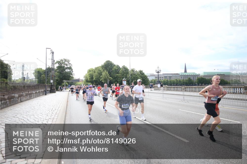29.06.2025 - hella hamburg halbmarathon Jannik Wohlers http://msf.ph/oto/8149026 29.06.2025 10:18:47 Lombardsbrücke 1718, 1755, 2096, 2311, 2589, 2802, 3105, 3118, 5034, 5080, 5098, 5178, 5323, 5429, 6194, 6249, 6477, 6482, 6542, 6736, 8761, 8778, 9252, 9652, 9756, 9757, 10039, 10124, 10129, 10966, 11247, 11602, 11743, 12007, 12619, 12621, 13180, 13204, 13424, 13544, 13984, 14000, 14236, 14353, 14593, 15594, 15780, 16142, 16168, 16490, 16613, 16631, 16925, 17166, 17187, 17238, 17294, 17510, 17721, 17736, 17737, 18151, 18568, 18591 meine-sportfotos.de