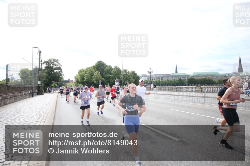 29.06.2025 - hella hamburg halbmarathon Jannik Wohlers http://msf.ph/oto/8149043 29.06.2025 10:18:48 Lombardsbrücke 1718, 1755, 2311, 2589, 2802, 2812, 3105, 3118, 4722, 5034, 5080, 5098, 5178, 5323, 5429, 6194, 6249, 6477, 6482, 6542, 6736, 8761, 8778, 9252, 9652, 9756, 9757, 10039, 10124, 10129, 10966, 11247, 11602, 11743, 12007, 12619, 12621, 13180, 13424, 13544, 13984, 14000, 14236, 14353, 14593, 15594, 15780, 16142, 16168, 16490, 16613, 16631, 16925, 17166, 17187, 17238, 17294, 17510, 17721, 17736, 17737, 18151, 18568, 18591 meine-sportfotos.de