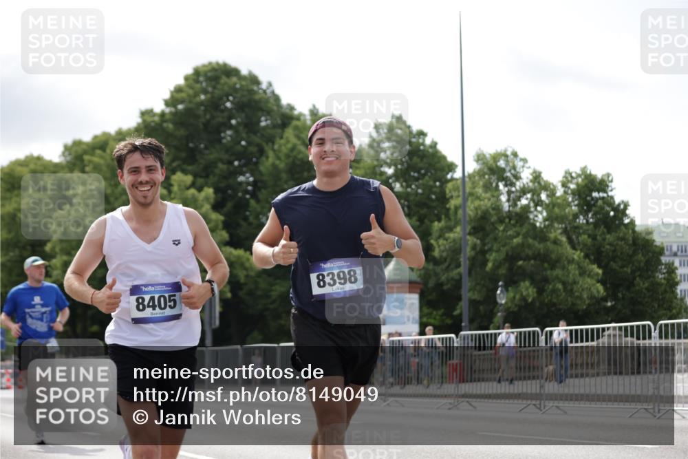 29.06.2025 - hella hamburg halbmarathon Jannik Wohlers http://msf.ph/oto/8149049 29.06.2025 10:12:37 Lombardsbrücke 1020, 1051, 2942, 4532, 6207, 7873, 8398, 8405, 9141, 10067, 10402, 11720, 14404, 15531, 16030, 16255, 16323, 16437, 17061, 17699, 18048, 18320, 18530 meine-sportfotos.de
