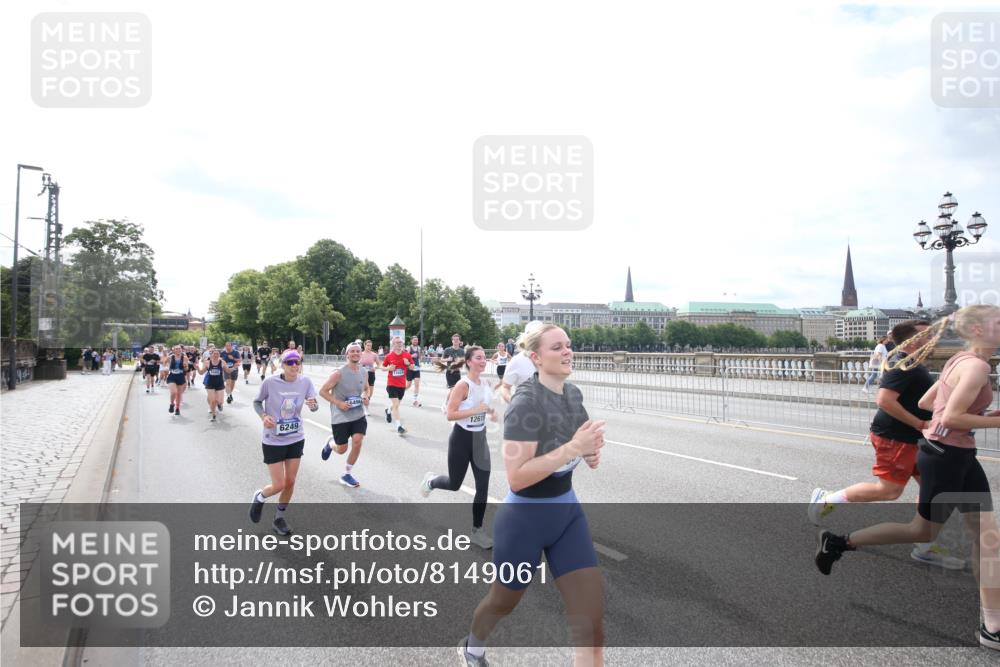 29.06.2025 - hella hamburg halbmarathon Jannik Wohlers http://msf.ph/oto/8149061 29.06.2025 10:18:48 Lombardsbrücke 1718, 1755, 2311, 2589, 2802, 2812, 3105, 3118, 4722, 5034, 5080, 5098, 5178, 5323, 5429, 6194, 6249, 6477, 6482, 6542, 6736, 8761, 8778, 9252, 9652, 9756, 9757, 10039, 10124, 10129, 10966, 11247, 11602, 11743, 12007, 12619, 12621, 13180, 13424, 13544, 13984, 14000, 14236, 14353, 14593, 15594, 15780, 16142, 16168, 16490, 16613, 16631, 16925, 17166, 17187, 17238, 17294, 17510, 17721, 17736, 17737, 18151, 18568, 18591 meine-sportfotos.de