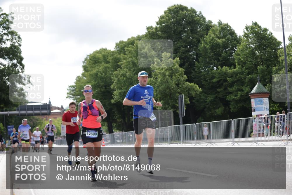 29.06.2025 - hella hamburg halbmarathon Jannik Wohlers http://msf.ph/oto/8149068 29.06.2025 10:12:38 Lombardsbrücke 1020, 1051, 2942, 4532, 6207, 7873, 8398, 8405, 9141, 10067, 10402, 11720, 14404, 15531, 16030, 16255, 16323, 16437, 17699, 18048, 18320, 18530 meine-sportfotos.de