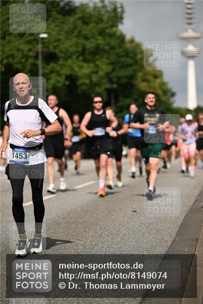29.06.2025 - hella hamburg halbmarathon Dr. Thomas Lammeyer http://msf.ph/oto/8149074 29.06.2025 10:06:19 Kennedybrücke 1128, 1184, 1254, 1364, 1432, 1453, 1729, 1733, 1940, 2322, 2323, 3169, 3780, 4286, 4328, 4663, 4985, 5763, 6322, 6708, 6860, 7031, 7049, 7243, 9020, 9021, 9156, 9353, 9741, 9928, 10177, 10866 meine-sportfotos.de