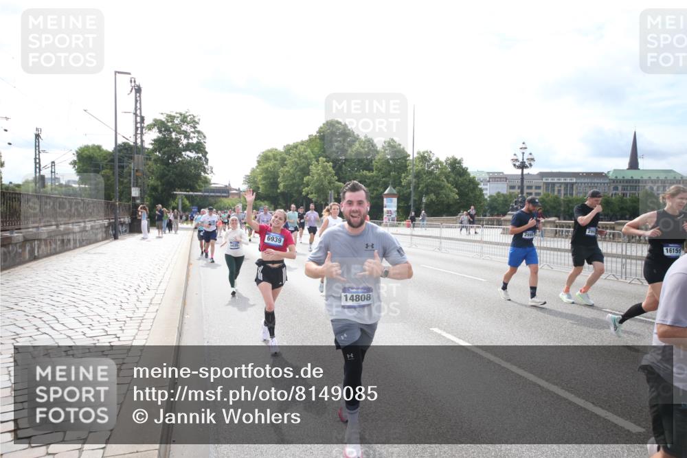 29.06.2025 - hella hamburg halbmarathon Jannik Wohlers http://msf.ph/oto/8149085 29.06.2025 10:19:09 Lombardsbrücke 1145, 1332, 1534, 1708, 2017, 2357, 2441, 2795, 2812, 2895, 2993, 2995, 3446, 3678, 4108, 4110, 4170, 4562, 4570, 4722, 4979, 5035, 5123, 5449, 5849, 6444, 6939, 7143, 7836, 8537, 8575, 9856, 10540, 11081, 12066, 12696, 12741, 13342, 13567, 13611, 13781, 13821, 14054, 14245, 14808, 14957, 15014, 15802, 15817, 16159, 16951, 16952, 17311, 17613, 17714, 18053, 18234, 18279, 18405, 18417, 18686, 18698, 18755 meine-sportfotos.de