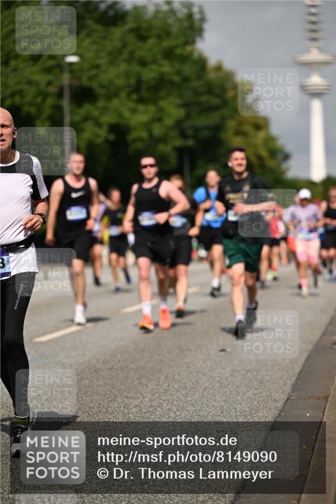 29.06.2025 - hella hamburg halbmarathon Dr. Thomas Lammeyer http://msf.ph/oto/8149090 29.06.2025 10:06:19 Kennedybrücke 1128, 1184, 1254, 1364, 1432, 1453, 1729, 1733, 1940, 2322, 2323, 3169, 3780, 4286, 4328, 4663, 4985, 5763, 6322, 6708, 6860, 7031, 7049, 7243, 9020, 9021, 9156, 9353, 9741, 9928, 10177, 10866 meine-sportfotos.de