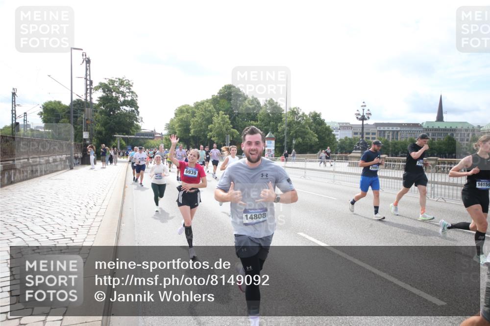 29.06.2025 - hella hamburg halbmarathon Jannik Wohlers http://msf.ph/oto/8149092 29.06.2025 10:19:09 Lombardsbrücke 1145, 1332, 1534, 1708, 2017, 2357, 2441, 2795, 2812, 2895, 2993, 2995, 3446, 3678, 4108, 4110, 4170, 4562, 4570, 4722, 4979, 5035, 5123, 5449, 5849, 6444, 6939, 7143, 7836, 8537, 8575, 9856, 10540, 11081, 12066, 12696, 12741, 13342, 13567, 13611, 13781, 13821, 14054, 14245, 14808, 14957, 15014, 15802, 15817, 16159, 16951, 16952, 17311, 17613, 17714, 18053, 18234, 18279, 18405, 18417, 18686, 18698, 18755 meine-sportfotos.de