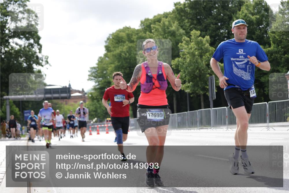 29.06.2025 - hella hamburg halbmarathon Jannik Wohlers http://msf.ph/oto/8149093 29.06.2025 10:12:39 Lombardsbrücke 1020, 1051, 2942, 4532, 7873, 8398, 8405, 9141, 10067, 10402, 11720, 14404, 15531, 16030, 16255, 16323, 16437, 17699, 18048, 18320, 18530 meine-sportfotos.de
