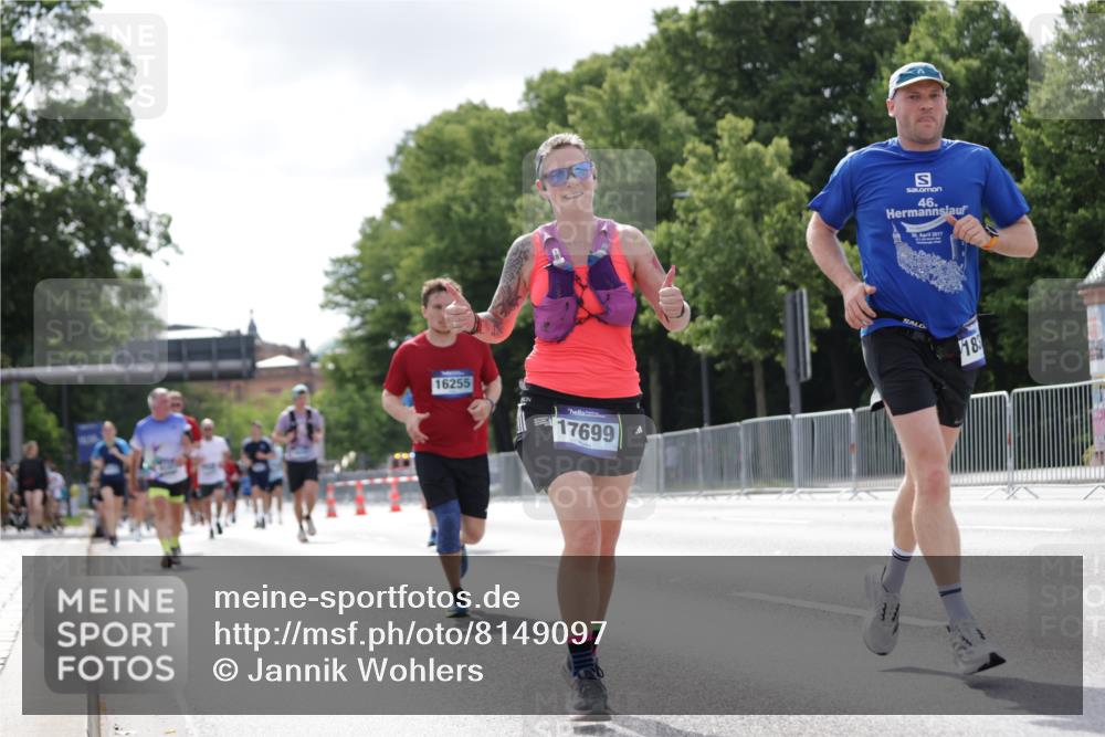 29.06.2025 - hella hamburg halbmarathon Jannik Wohlers http://msf.ph/oto/8149097 29.06.2025 10:12:39 Lombardsbrücke 1020, 1051, 2942, 4532, 7873, 8398, 8405, 9141, 10067, 10402, 11720, 14404, 15531, 16030, 16255, 16323, 16437, 17699, 18048, 18320, 18530 meine-sportfotos.de