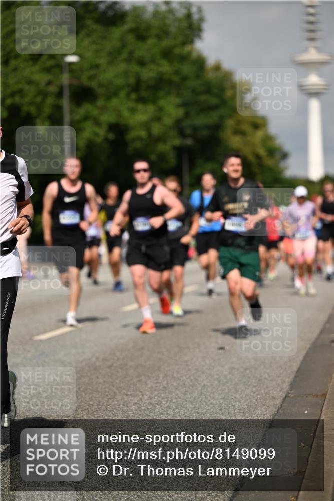 29.06.2025 - hella hamburg halbmarathon Dr. Thomas Lammeyer http://msf.ph/oto/8149099 29.06.2025 10:06:19 Kennedybrücke 1128, 1184, 1254, 1364, 1432, 1453, 1729, 1733, 1940, 2322, 2323, 3169, 3780, 4286, 4328, 4663, 4985, 5763, 6322, 6708, 6860, 7031, 7049, 7243, 9020, 9021, 9156, 9353, 9741, 9928, 10177, 10866 meine-sportfotos.de