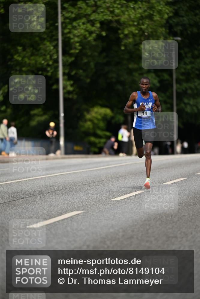 29.06.2025 - hella hamburg halbmarathon Dr. Thomas Lammeyer http://msf.ph/oto/8149104 29.06.2025 09:35:05 Kennedybrücke 14, 19, 21 meine-sportfotos.de