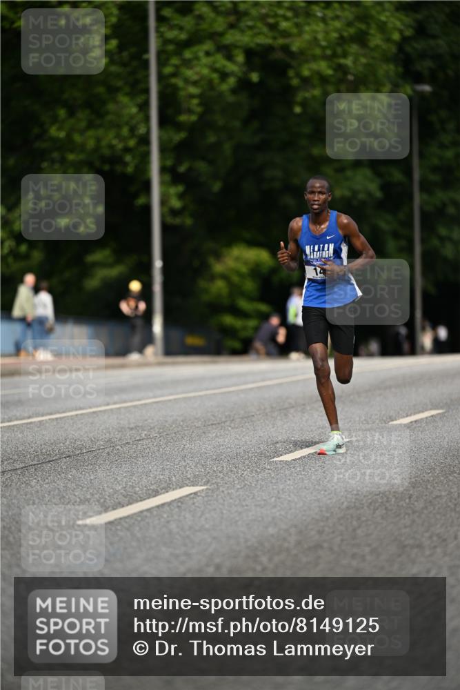 29.06.2025 - hella hamburg halbmarathon Dr. Thomas Lammeyer http://msf.ph/oto/8149125 29.06.2025 09:35:05 Kennedybrücke 14, 19, 21 meine-sportfotos.de