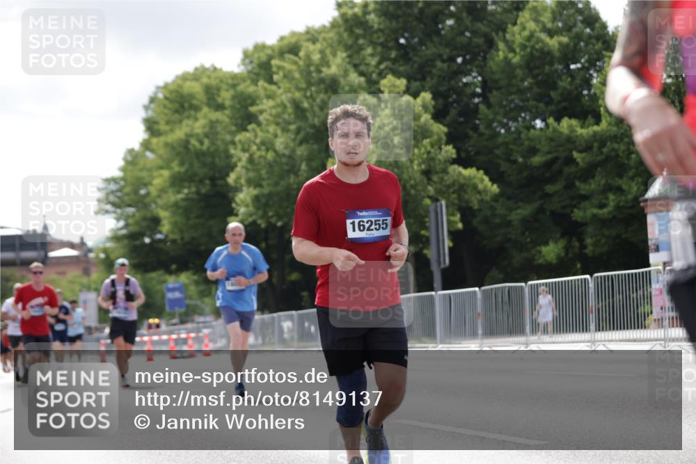 29.06.2025 - hella hamburg halbmarathon Jannik Wohlers http://msf.ph/oto/8149137 29.06.2025 10:12:40 Lombardsbrücke 1020, 1051, 2942, 4532, 7873, 8398, 8405, 9141, 10067, 10402, 11720, 14404, 15531, 16030, 16255, 16323, 16437, 17699, 17988, 18048, 18320, 18530, 18732 meine-sportfotos.de