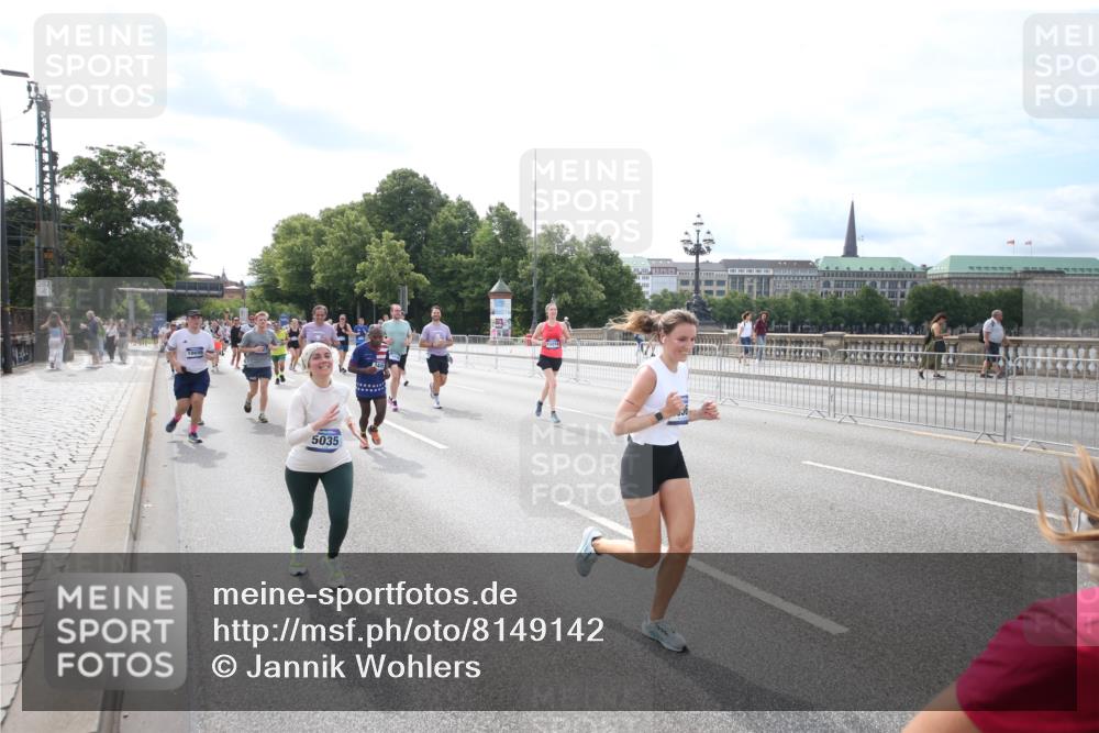 29.06.2025 - hella hamburg halbmarathon Jannik Wohlers http://msf.ph/oto/8149142 29.06.2025 10:19:10 Lombardsbrücke 1145, 1332, 1534, 1708, 2017, 2357, 2441, 2795, 2895, 2993, 2995, 3446, 3678, 4108, 4110, 4170, 4562, 4570, 4979, 5035, 5123, 5449, 5849, 5878, 6444, 6796, 6797, 6939, 7143, 7836, 8537, 8575, 9856, 10540, 11081, 12066, 12696, 12741, 13342, 13567, 13611, 13781, 13821, 14054, 14245, 14808, 14957, 15014, 15323, 15802, 15817, 16159, 16886, 16951, 16952, 17311, 17613, 17714, 18053, 18234, 18279, 18405, 18417, 18686, 18698, 18755 meine-sportfotos.de