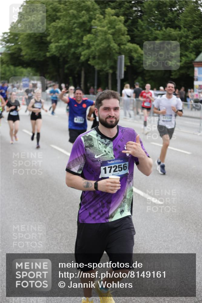 29.06.2025 - hella hamburg halbmarathon Jannik Wohlers http://msf.ph/oto/8149161 29.06.2025 10:49:50 Lombardsbrücke 2047, 3203, 3680, 3701, 3710, 3805, 3897, 4090, 4168, 5119, 5997, 6680, 6830, 7721, 7722, 7755, 8254, 9605, 9940, 10060, 10286, 10617, 11030, 11426, 11696, 11716, 11760, 12079, 13127, 13128, 13381, 13744, 13846, 13887, 14144, 14505, 14940, 15230, 15626, 16410, 16412, 16635, 17256, 18961, 19058, 19086 meine-sportfotos.de