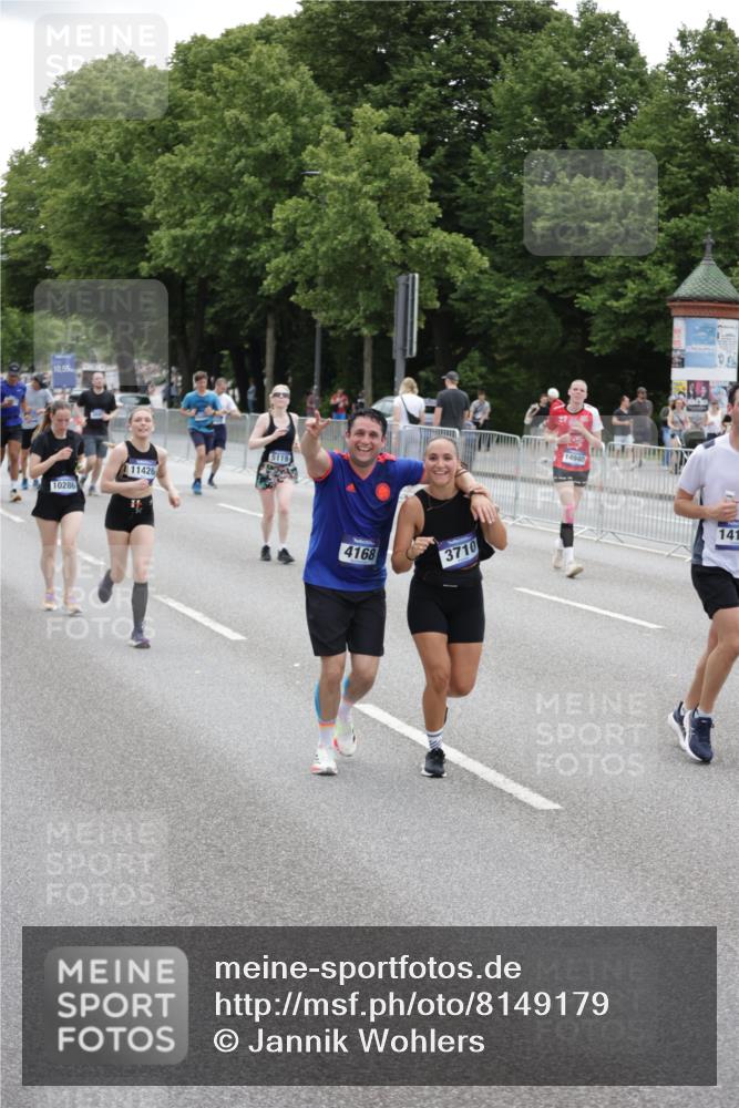 29.06.2025 - hella hamburg halbmarathon Jannik Wohlers http://msf.ph/oto/8149179 29.06.2025 10:49:51 Lombardsbrücke 2047, 3203, 3680, 3701, 3710, 3805, 3897, 4090, 4168, 5119, 5997, 6680, 6830, 7677, 7721, 7722, 7755, 8254, 9605, 9940, 10060, 10286, 10617, 11426, 11696, 11716, 11760, 12079, 13127, 13128, 13381, 13744, 13846, 13887, 14144, 14505, 14940, 15230, 16410, 16412, 16489, 16635, 16670, 17256, 18961, 19058, 19086 meine-sportfotos.de