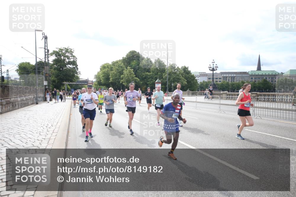 29.06.2025 - hella hamburg halbmarathon Jannik Wohlers http://msf.ph/oto/8149182 29.06.2025 10:19:12 Lombardsbrücke 1145, 1332, 1534, 1708, 2017, 2357, 2441, 2795, 2895, 2993, 2995, 3446, 3678, 4108, 4110, 4170, 4562, 4570, 4979, 5035, 5123, 5251, 5449, 5849, 5878, 6444, 6796, 6797, 6939, 7248, 7249, 7836, 8146, 8537, 9856, 10540, 10594, 12066, 12696, 12741, 13342, 13567, 13611, 13821, 14054, 14245, 14808, 14957, 15014, 15323, 15817, 16159, 16886, 16951, 16952, 17311, 17613, 17714, 18053, 18234, 18279, 18335, 18371, 18405, 18417, 18686, 18698, 18755 meine-sportfotos.de