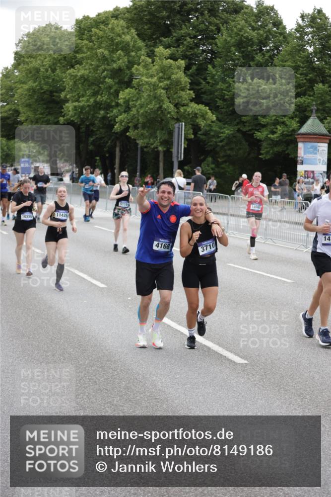 29.06.2025 - hella hamburg halbmarathon Jannik Wohlers http://msf.ph/oto/8149186 29.06.2025 10:49:51 Lombardsbrücke 2047, 3203, 3680, 3701, 3710, 3805, 3897, 4090, 4168, 5119, 5997, 6680, 6830, 7677, 7721, 7722, 7755, 8254, 9605, 9940, 10060, 10286, 10617, 11426, 11696, 11716, 11760, 12079, 13127, 13128, 13381, 13744, 13846, 13887, 14144, 14505, 14940, 15230, 16410, 16412, 16489, 16635, 16670, 17256, 18961, 19058, 19086 meine-sportfotos.de