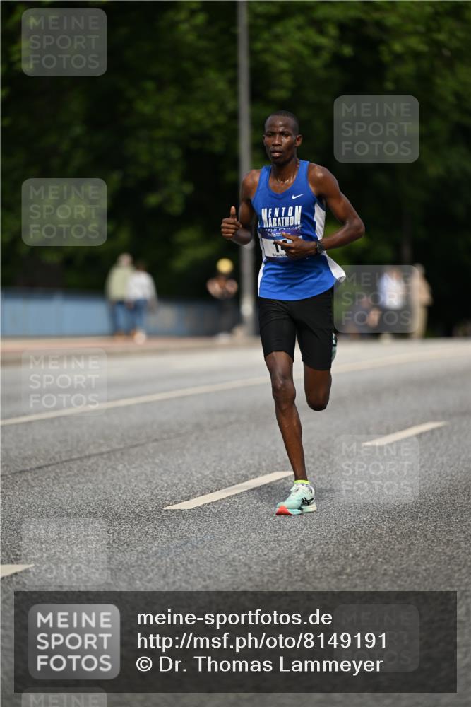 29.06.2025 - hella hamburg halbmarathon Dr. Thomas Lammeyer http://msf.ph/oto/8149191 29.06.2025 09:35:06 Kennedybrücke 14, 19, 21 meine-sportfotos.de