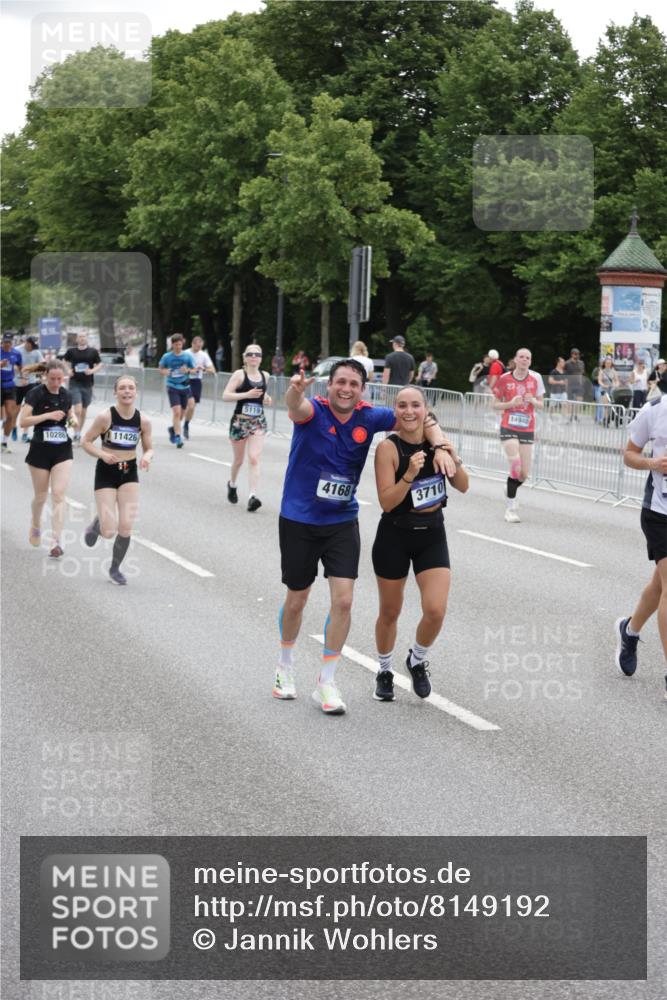 29.06.2025 - hella hamburg halbmarathon Jannik Wohlers http://msf.ph/oto/8149192 29.06.2025 10:49:51 Lombardsbrücke 2047, 3203, 3680, 3701, 3710, 3805, 3897, 4090, 4168, 5119, 5997, 6680, 6830, 7677, 7721, 7722, 7755, 8254, 9605, 9940, 10060, 10286, 10617, 11426, 11696, 11716, 11760, 12079, 13127, 13128, 13381, 13744, 13846, 13887, 14144, 14505, 14940, 15230, 16410, 16412, 16489, 16635, 16670, 17256, 18961, 19058, 19086 meine-sportfotos.de